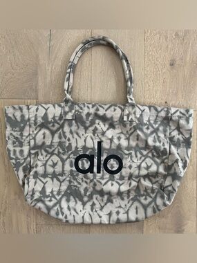 ALO Yoga Tie Die Canvas Shopper Tote
